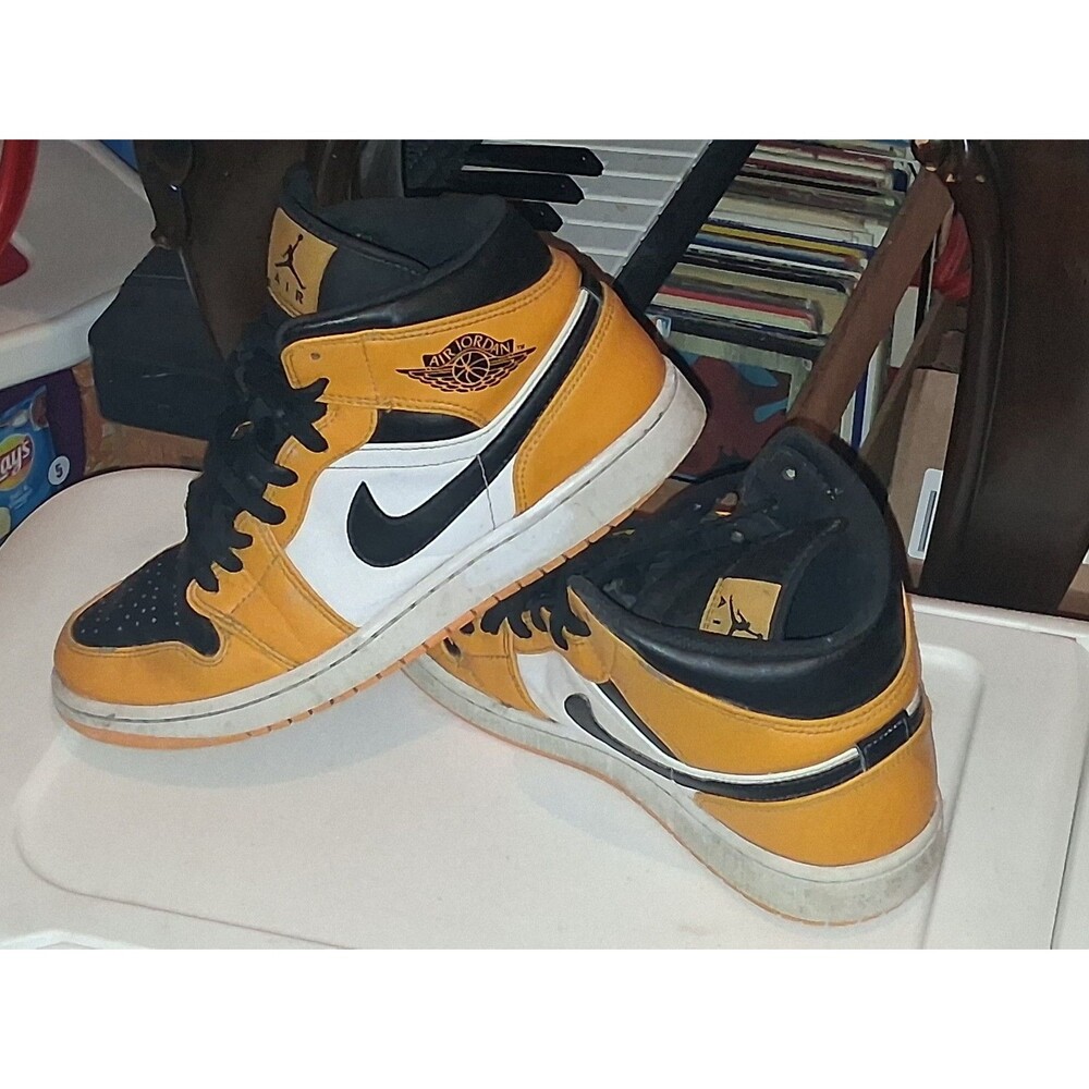 Men's Size 10 Retro Jordan 1's